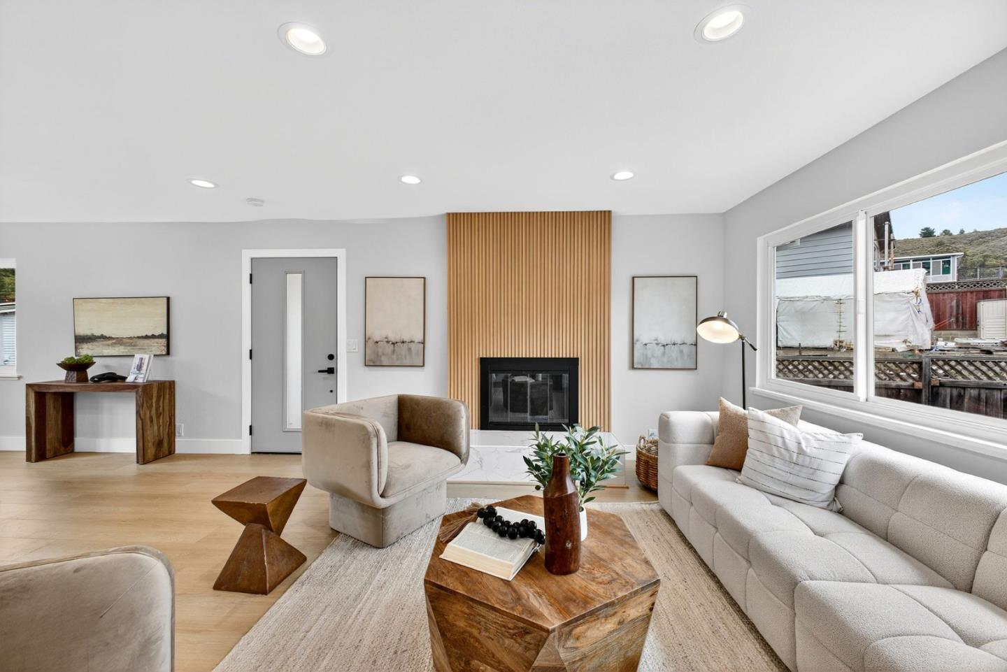 Detail Gallery Image 4 of 38 For 1124 Mason Dr, Pacifica,  CA 94044 - 3 Beds | 2 Baths