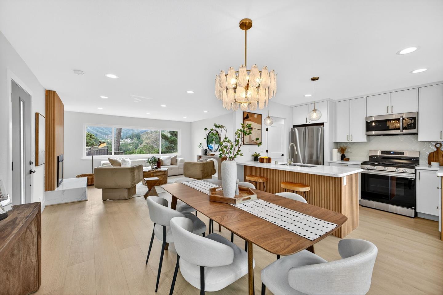 Detail Gallery Image 8 of 38 For 1124 Mason Dr, Pacifica,  CA 94044 - 3 Beds | 2 Baths