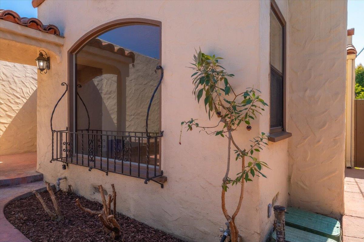Detail Gallery Image 12 of 89 For 26 Willow St, Salinas,  CA 93901 - 4 Beds | 2 Baths
