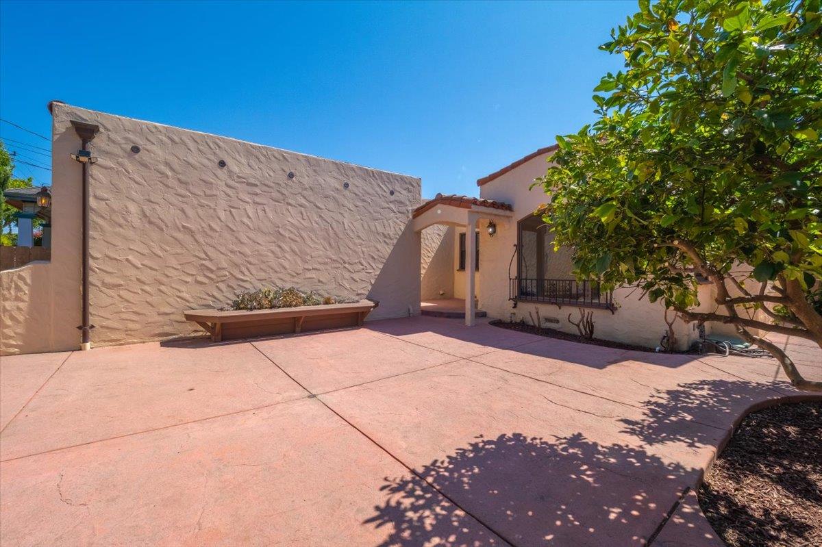 Detail Gallery Image 13 of 89 For 26 Willow St, Salinas,  CA 93901 - 4 Beds | 2 Baths