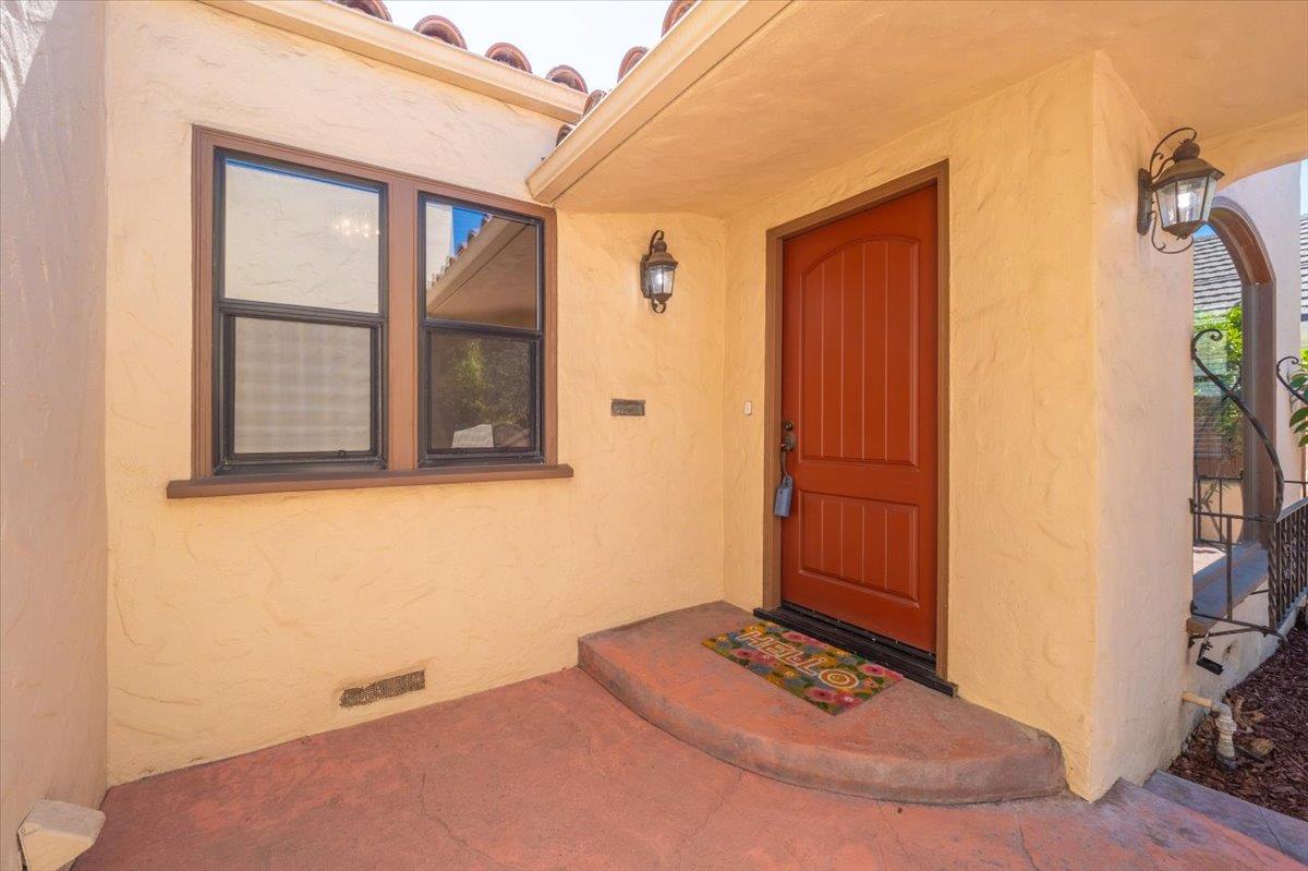 Detail Gallery Image 16 of 89 For 26 Willow St, Salinas,  CA 93901 - 4 Beds | 2 Baths