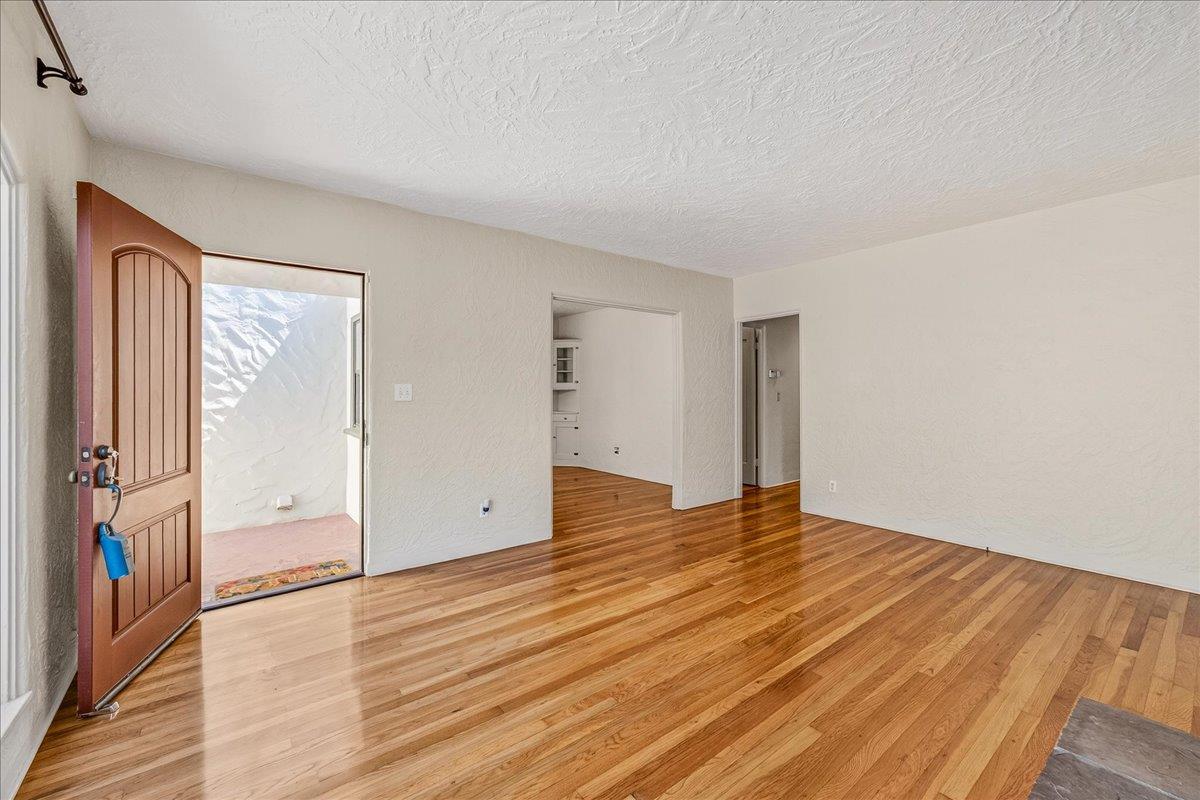 Detail Gallery Image 18 of 89 For 26 Willow St, Salinas,  CA 93901 - 4 Beds | 2 Baths
