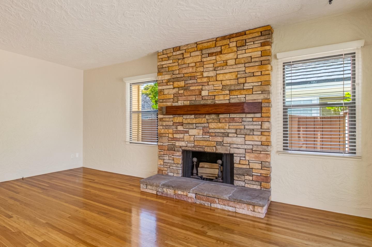 Detail Gallery Image 19 of 89 For 26 Willow St, Salinas,  CA 93901 - 4 Beds | 2 Baths