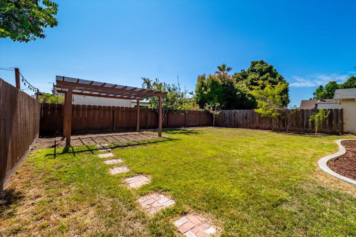 Detail Gallery Image 50 of 89 For 26 Willow St, Salinas,  CA 93901 - 4 Beds | 2 Baths
