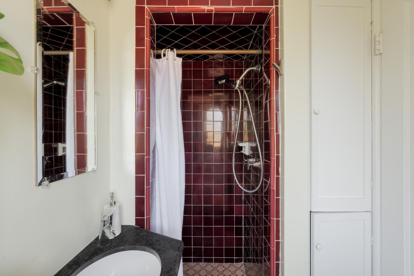 Detail Gallery Image 14 of 23 For 1409 Parkinson Ave, Palo Alto,  CA 94301 - 3 Beds | 2 Baths