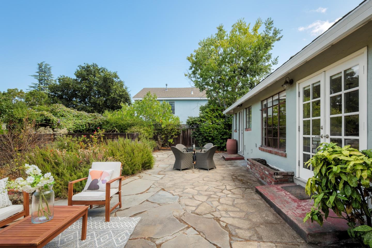Detail Gallery Image 17 of 23 For 1409 Parkinson Ave, Palo Alto,  CA 94301 - 3 Beds | 2 Baths