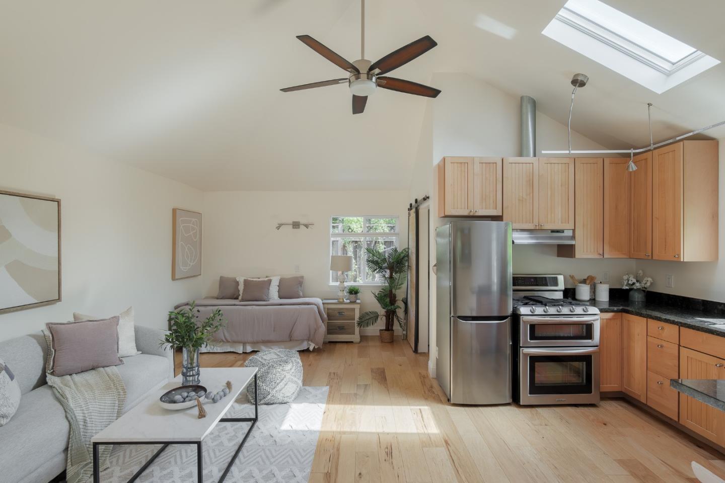Detail Gallery Image 19 of 23 For 1409 Parkinson Ave, Palo Alto,  CA 94301 - 3 Beds | 2 Baths