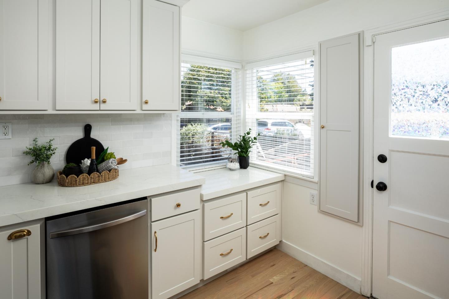 Detail Gallery Image 11 of 23 For 274 Roble Ave, Redwood City,  CA 94061 - 2 Beds | 1 Baths