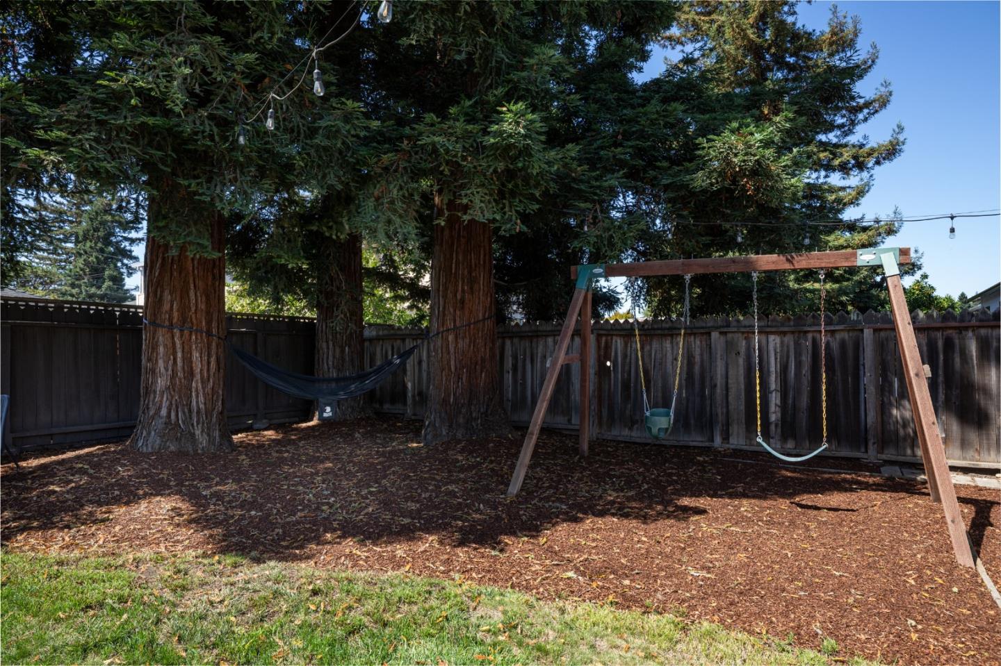 Detail Gallery Image 18 of 23 For 274 Roble Ave, Redwood City,  CA 94061 - 2 Beds | 1 Baths