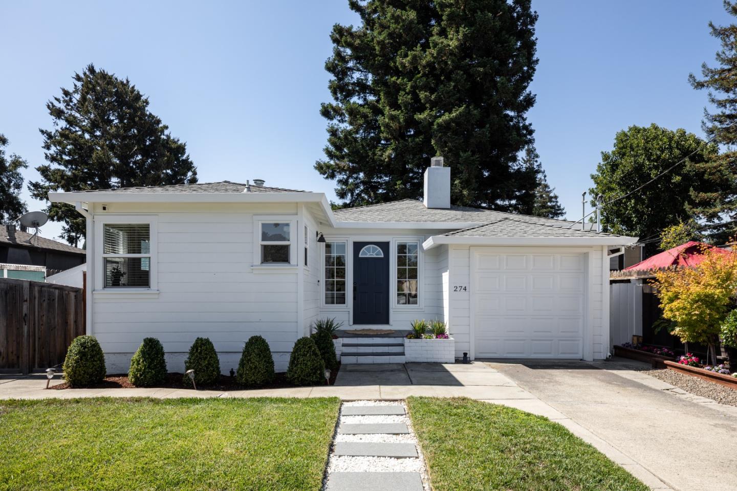 Detail Gallery Image 4 of 23 For 274 Roble Ave, Redwood City,  CA 94061 - 2 Beds | 1 Baths