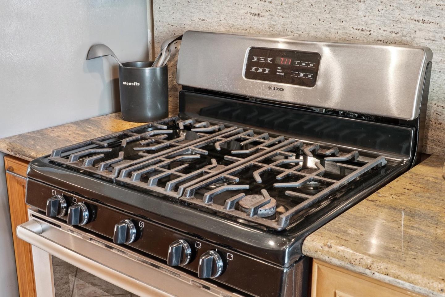 Detail Gallery Image 8 of 21 For 2530 Forbes Ave, Santa Clara,  CA 95050 - 3 Beds | 2 Baths