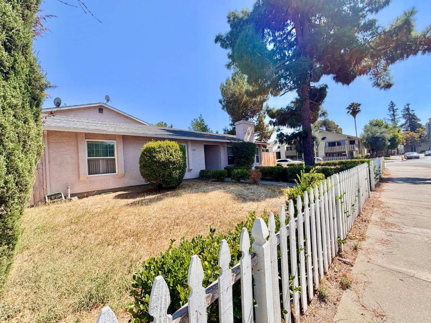 Detail Gallery Image 8 of 18 For 3814 Seven Trees Blvd, San Jose,  CA 95111 - – Beds | – Baths