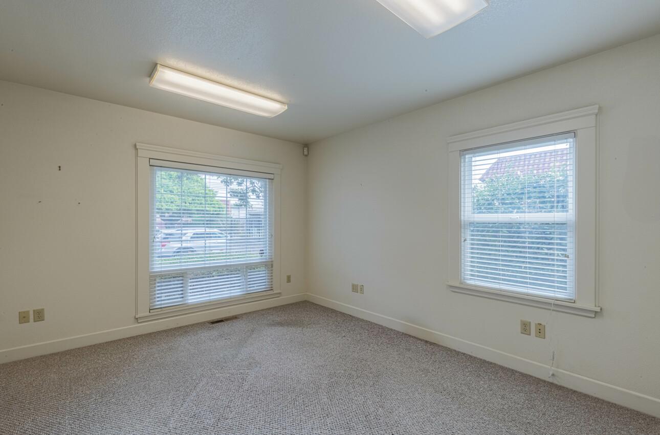 Detail Gallery Image 6 of 24 For 40 Winham St, Salinas,  CA 93901 - – Beds | – Baths