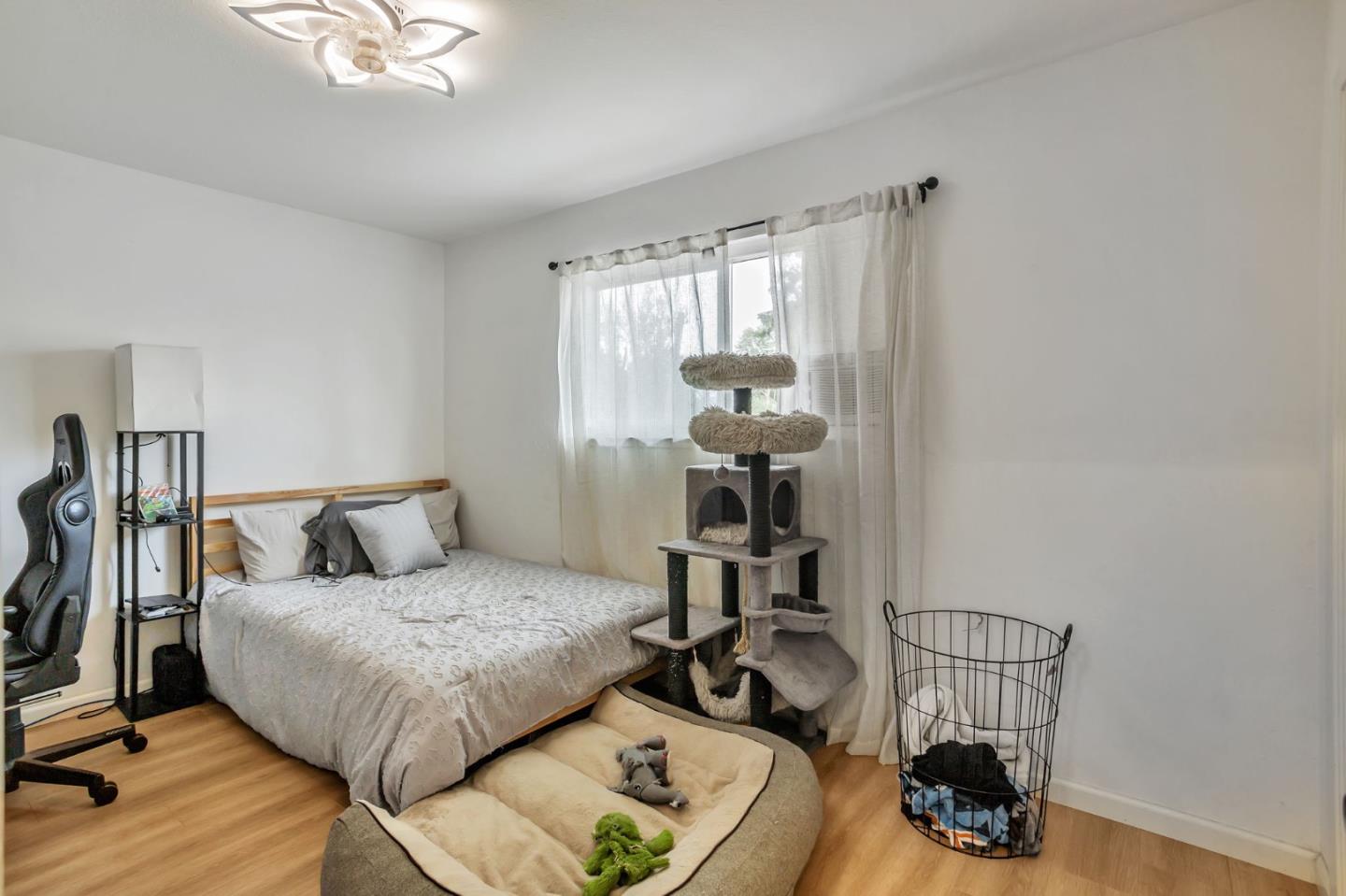 Detail Gallery Image 12 of 39 For 10357 Greenwood Ct, Cupertino,  CA 95014 - – Beds | – Baths