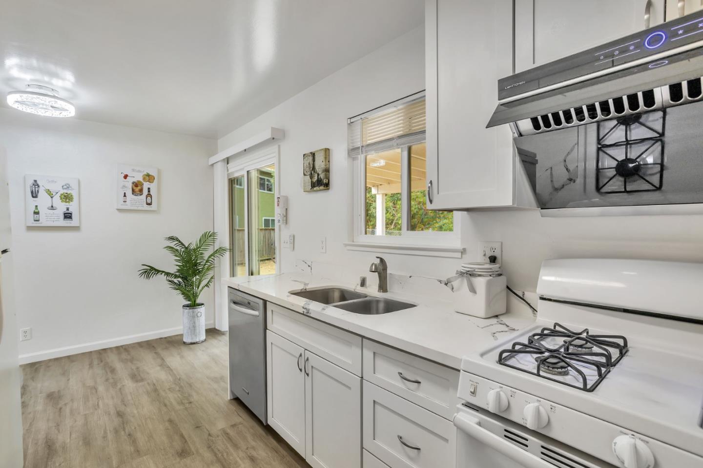 Detail Gallery Image 22 of 39 For 10357 Greenwood Ct, Cupertino,  CA 95014 - – Beds | – Baths