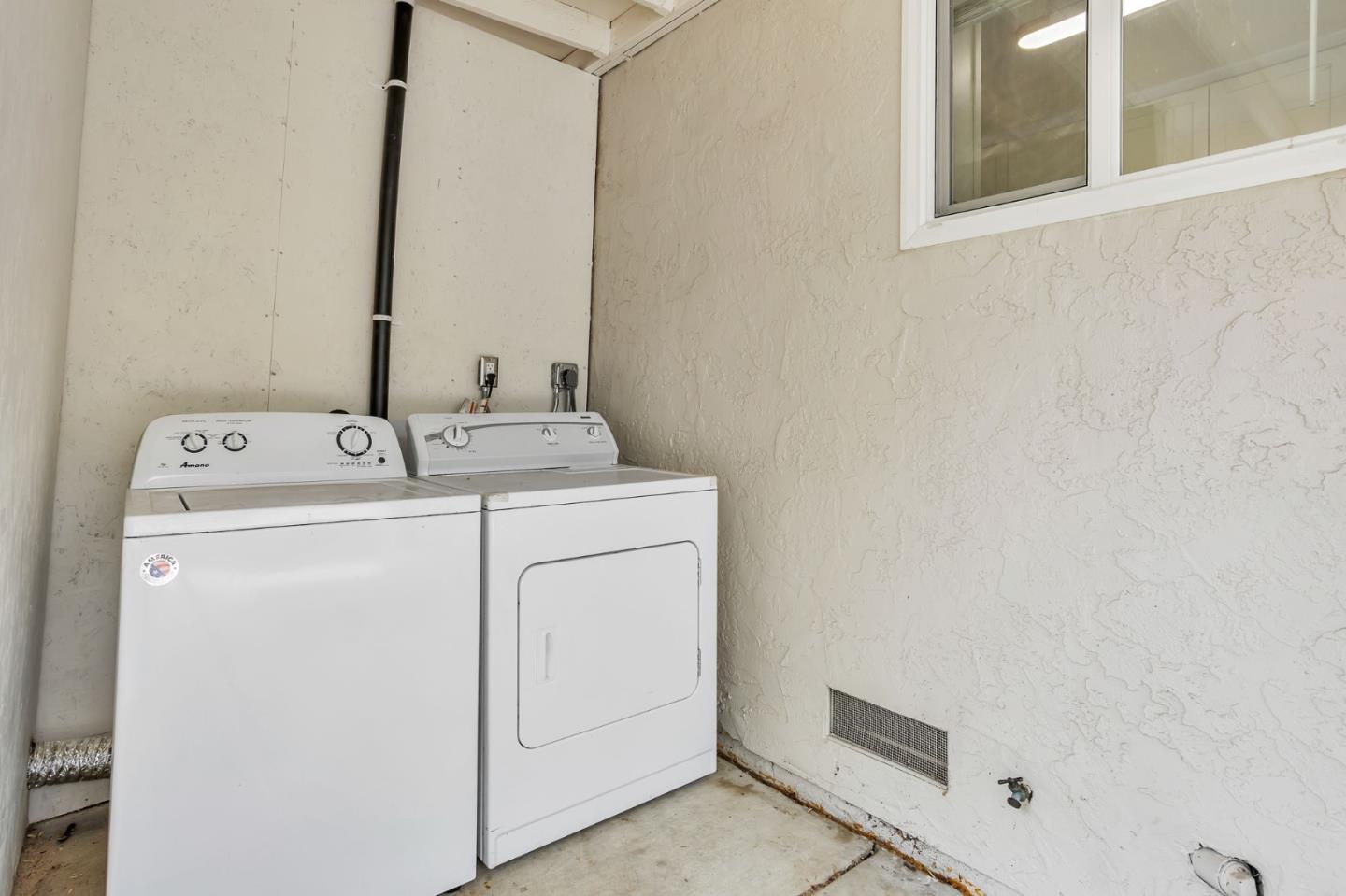 Detail Gallery Image 28 of 39 For 10357 Greenwood Ct, Cupertino,  CA 95014 - – Beds | – Baths