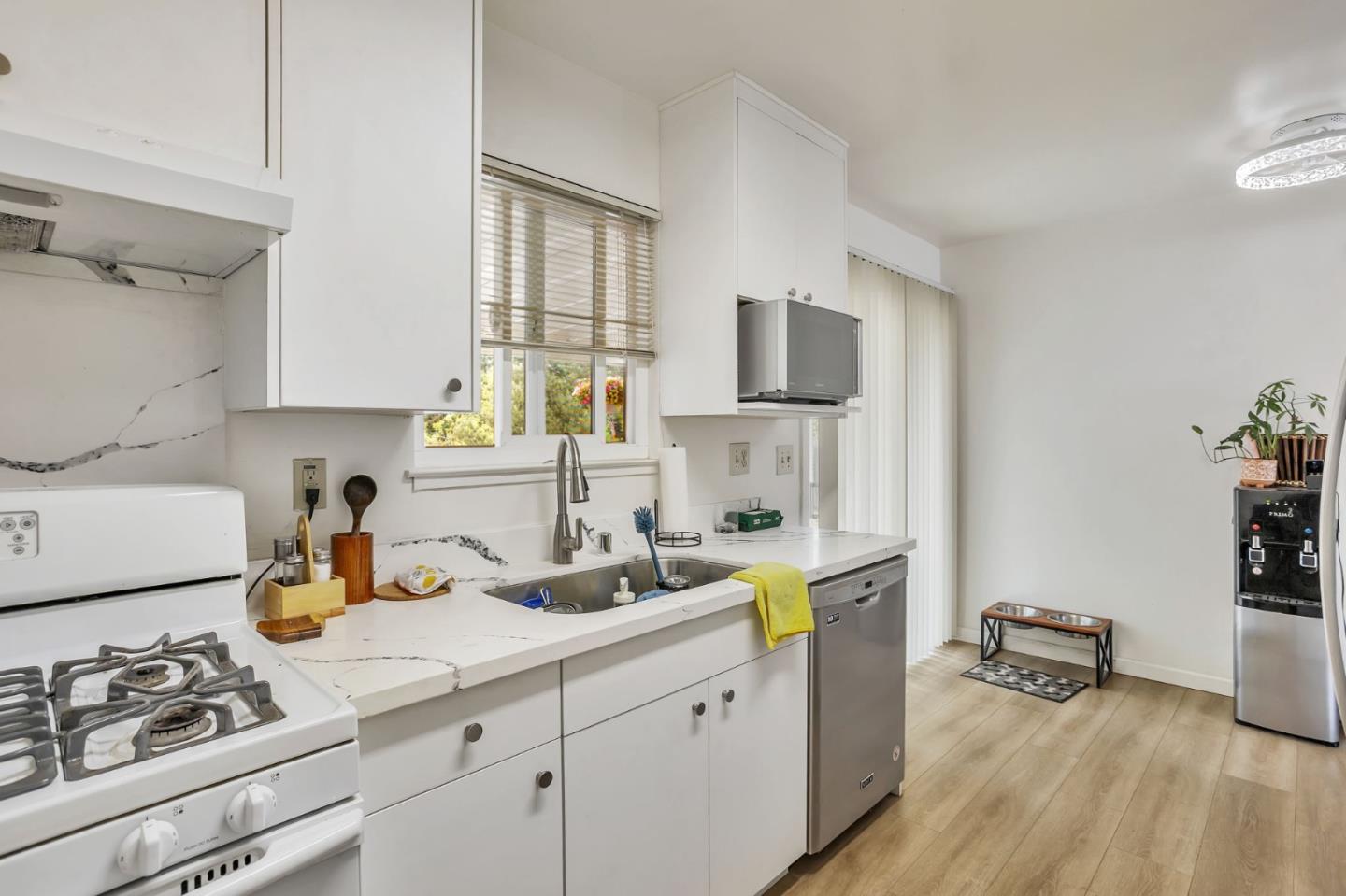 Detail Gallery Image 8 of 39 For 10357 Greenwood Ct, Cupertino,  CA 95014 - – Beds | – Baths
