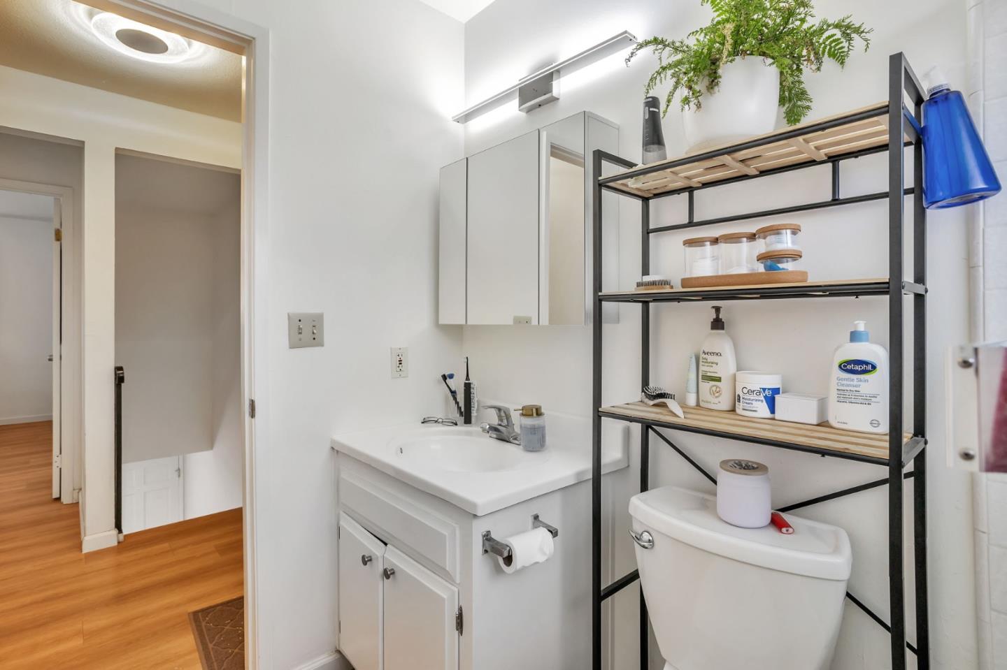 Detail Gallery Image 9 of 39 For 10357 Greenwood Ct, Cupertino,  CA 95014 - – Beds | – Baths