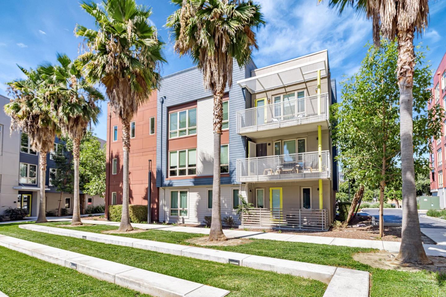 Detail Gallery Image 2 of 37 For 390 Riesling Ave #30,  Milpitas,  CA 95035 - 2 Beds | 2 Baths
