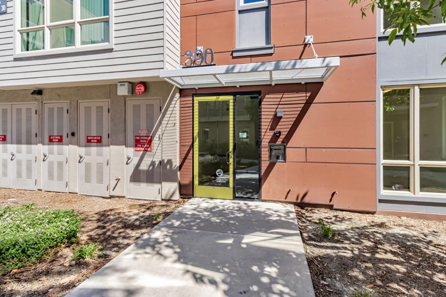 Detail Gallery Image 3 of 37 For 390 Riesling Ave #30,  Milpitas,  CA 95035 - 2 Beds | 2 Baths