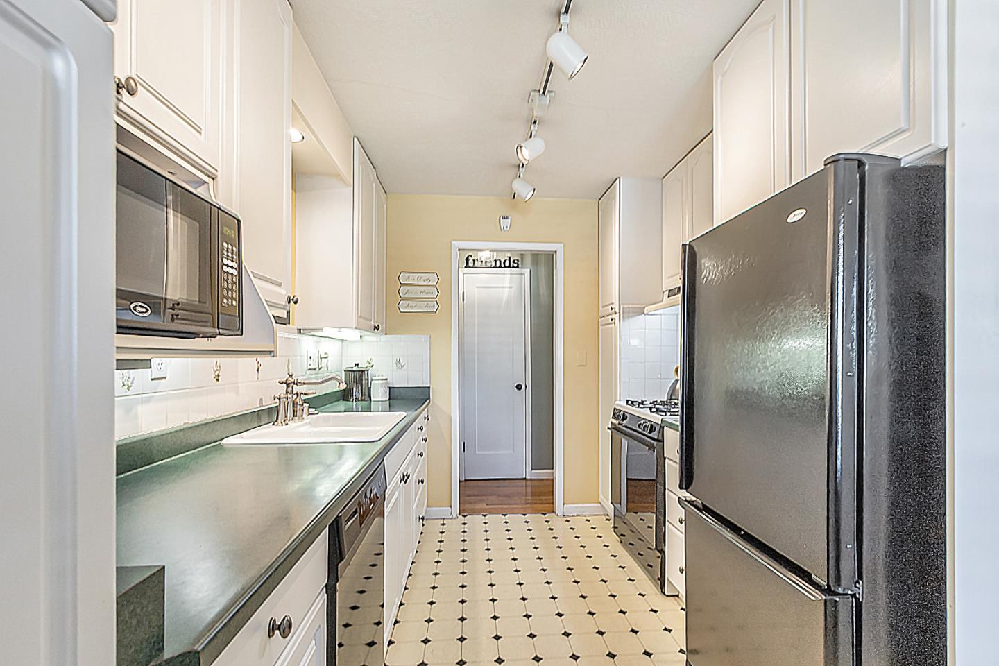 Detail Gallery Image 16 of 46 For 3344 Londonderry Pl, Santa Clara,  CA 95050 - 3 Beds | 2 Baths