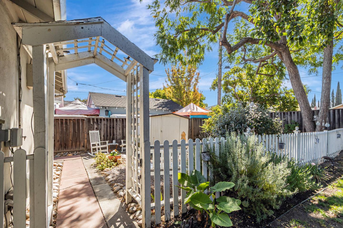 Detail Gallery Image 34 of 46 For 3344 Londonderry Pl, Santa Clara,  CA 95050 - 3 Beds | 2 Baths