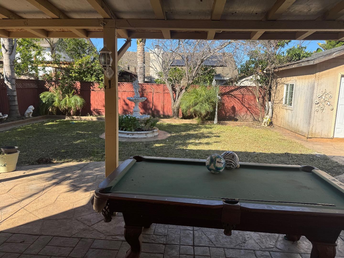 Detail Gallery Image 3 of 7 For 1823 Broadway Dr, Salinas,  CA 93906 - 4 Beds | 2/1 Baths