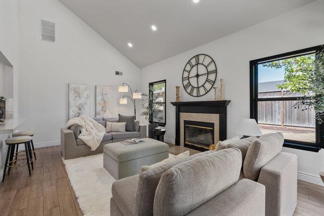 Detail Gallery Image 12 of 25 For 1231 Lerma Ln, Gilroy,  CA 95020 - 3 Beds | 2/1 Baths