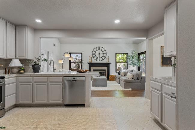 Detail Gallery Image 9 of 25 For 1231 Lerma Ln, Gilroy,  CA 95020 - 3 Beds | 2/1 Baths