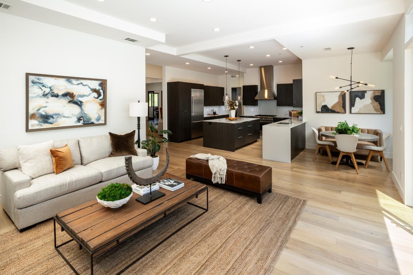 Detail Gallery Image 10 of 28 For 941 Seena Ave, Los Altos,  CA 94024 - 5 Beds | 3/1 Baths