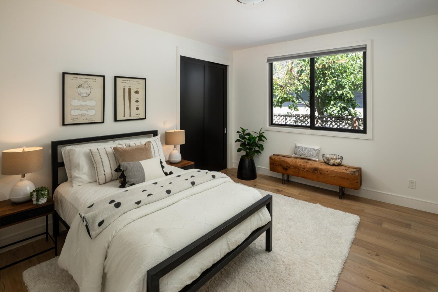 Detail Gallery Image 12 of 28 For 941 Seena Ave, Los Altos,  CA 94024 - 5 Beds | 3/1 Baths