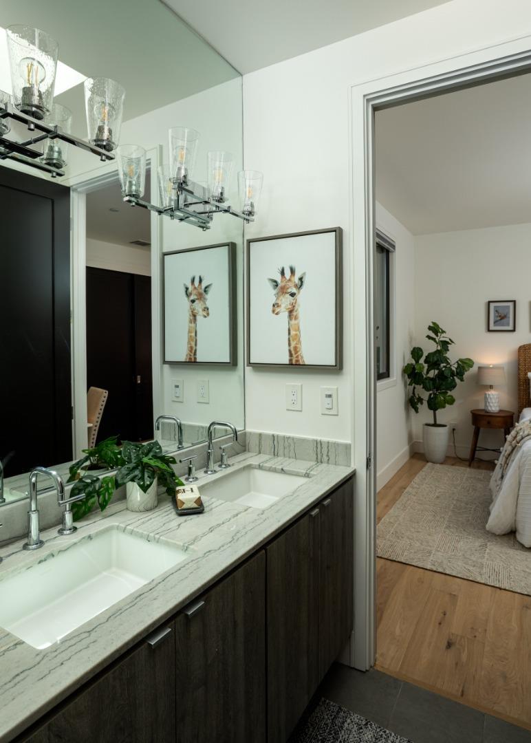 Detail Gallery Image 14 of 28 For 941 Seena Ave, Los Altos,  CA 94024 - 5 Beds | 3/1 Baths
