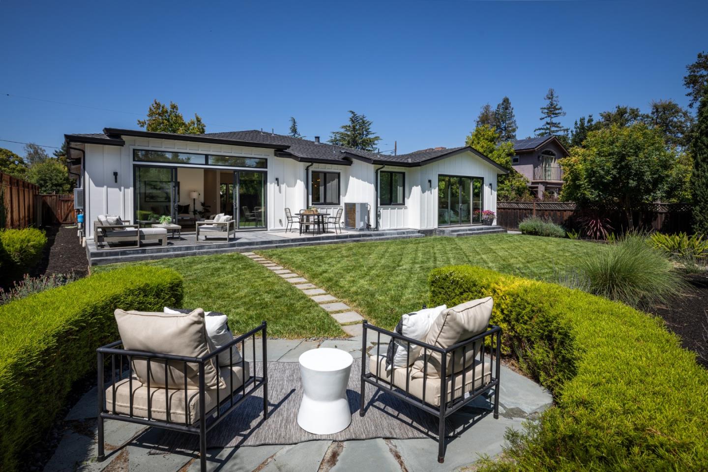 Detail Gallery Image 22 of 28 For 941 Seena Ave, Los Altos,  CA 94024 - 5 Beds | 3/1 Baths