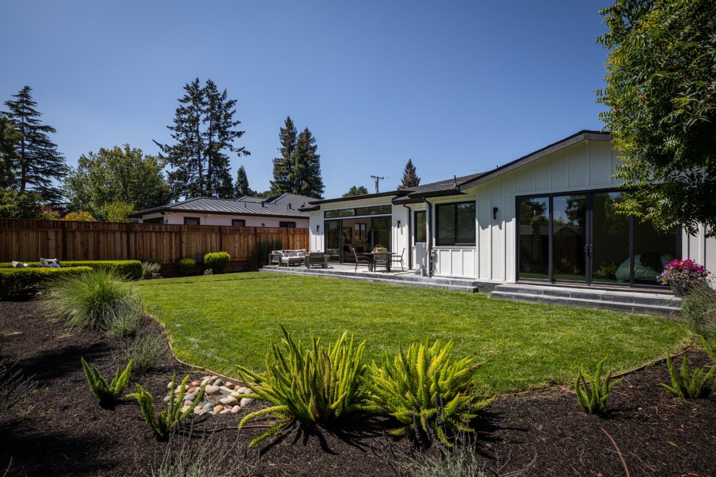 Detail Gallery Image 24 of 28 For 941 Seena Ave, Los Altos,  CA 94024 - 5 Beds | 3/1 Baths