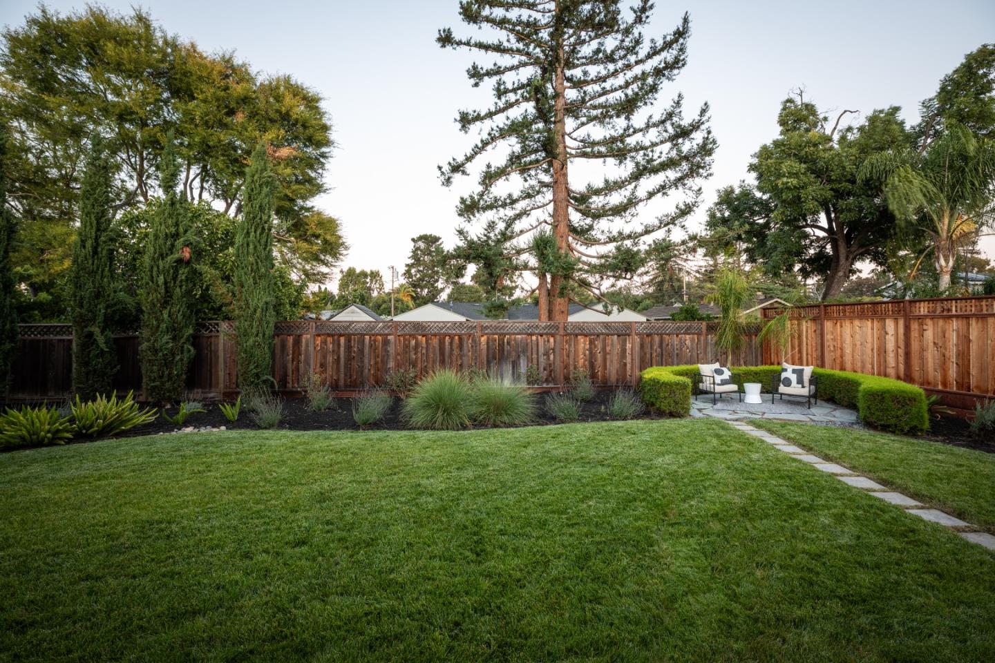 Detail Gallery Image 25 of 28 For 941 Seena Ave, Los Altos,  CA 94024 - 5 Beds | 3/1 Baths