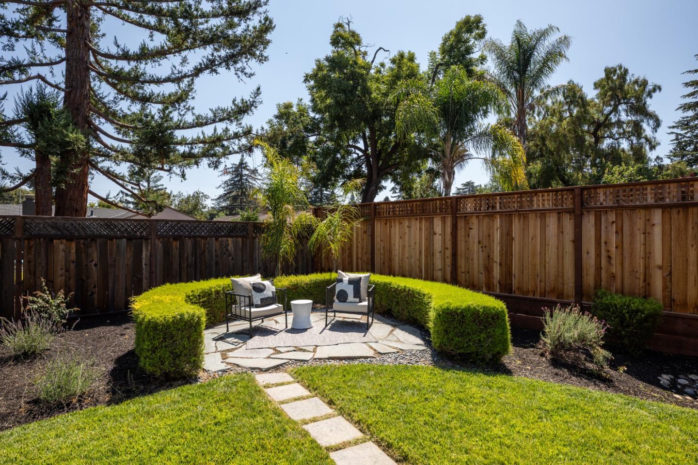 Detail Gallery Image 26 of 28 For 941 Seena Ave, Los Altos,  CA 94024 - 5 Beds | 3/1 Baths