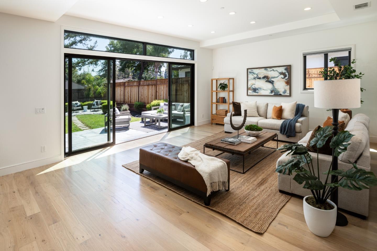 Detail Gallery Image 9 of 28 For 941 Seena Ave, Los Altos,  CA 94024 - 5 Beds | 3/1 Baths