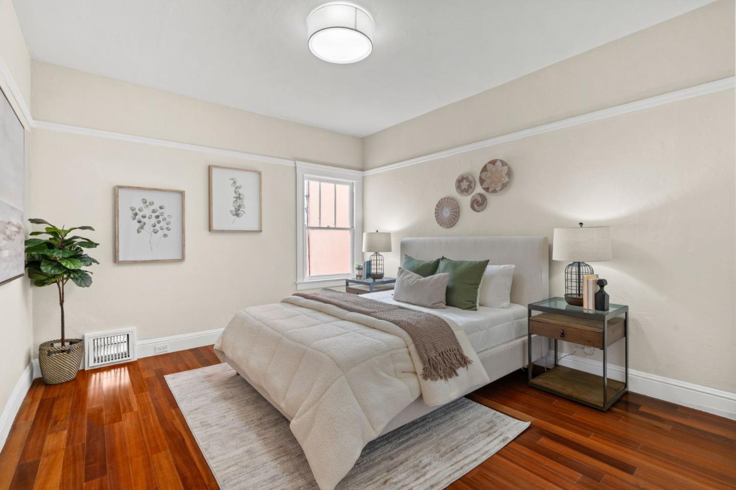 Detail Gallery Image 13 of 33 For 207 Edinburgh St, San Francisco,  CA 94112 - 2 Beds | 1 Baths
