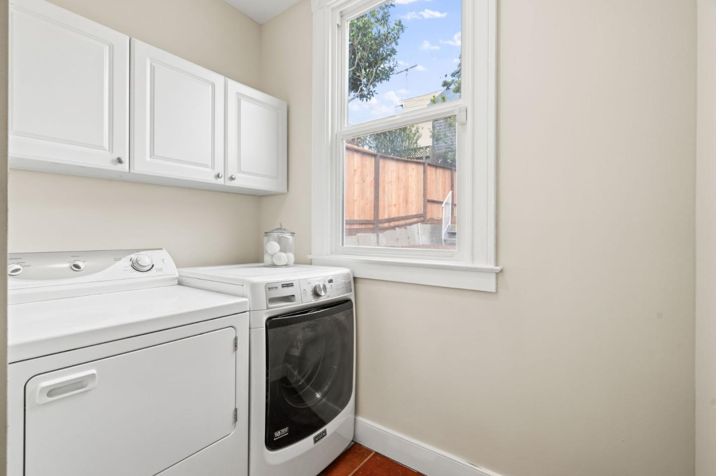 Detail Gallery Image 17 of 33 For 207 Edinburgh St, San Francisco,  CA 94112 - 2 Beds | 1 Baths
