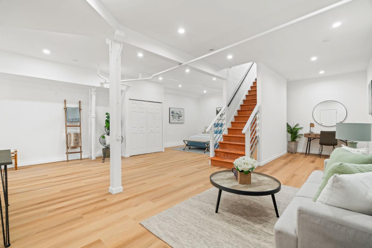 Detail Gallery Image 20 of 33 For 207 Edinburgh St, San Francisco,  CA 94112 - 2 Beds | 1 Baths