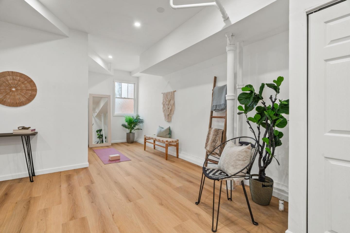Detail Gallery Image 24 of 33 For 207 Edinburgh St, San Francisco,  CA 94112 - 2 Beds | 1 Baths