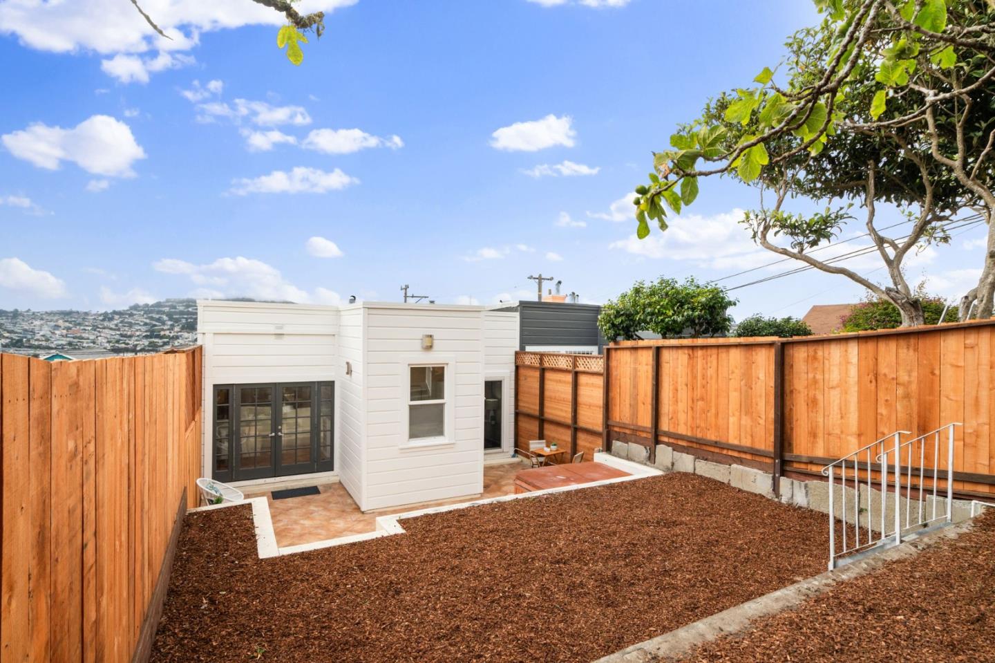 Detail Gallery Image 30 of 33 For 207 Edinburgh St, San Francisco,  CA 94112 - 2 Beds | 1 Baths