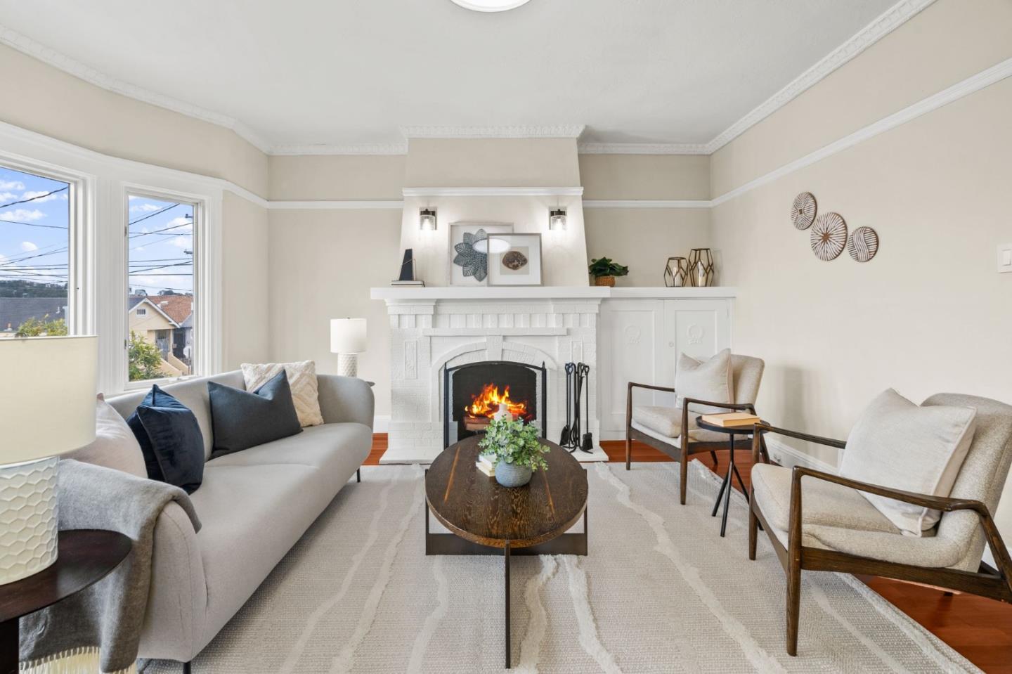 Detail Gallery Image 6 of 33 For 207 Edinburgh St, San Francisco,  CA 94112 - 2 Beds | 1 Baths