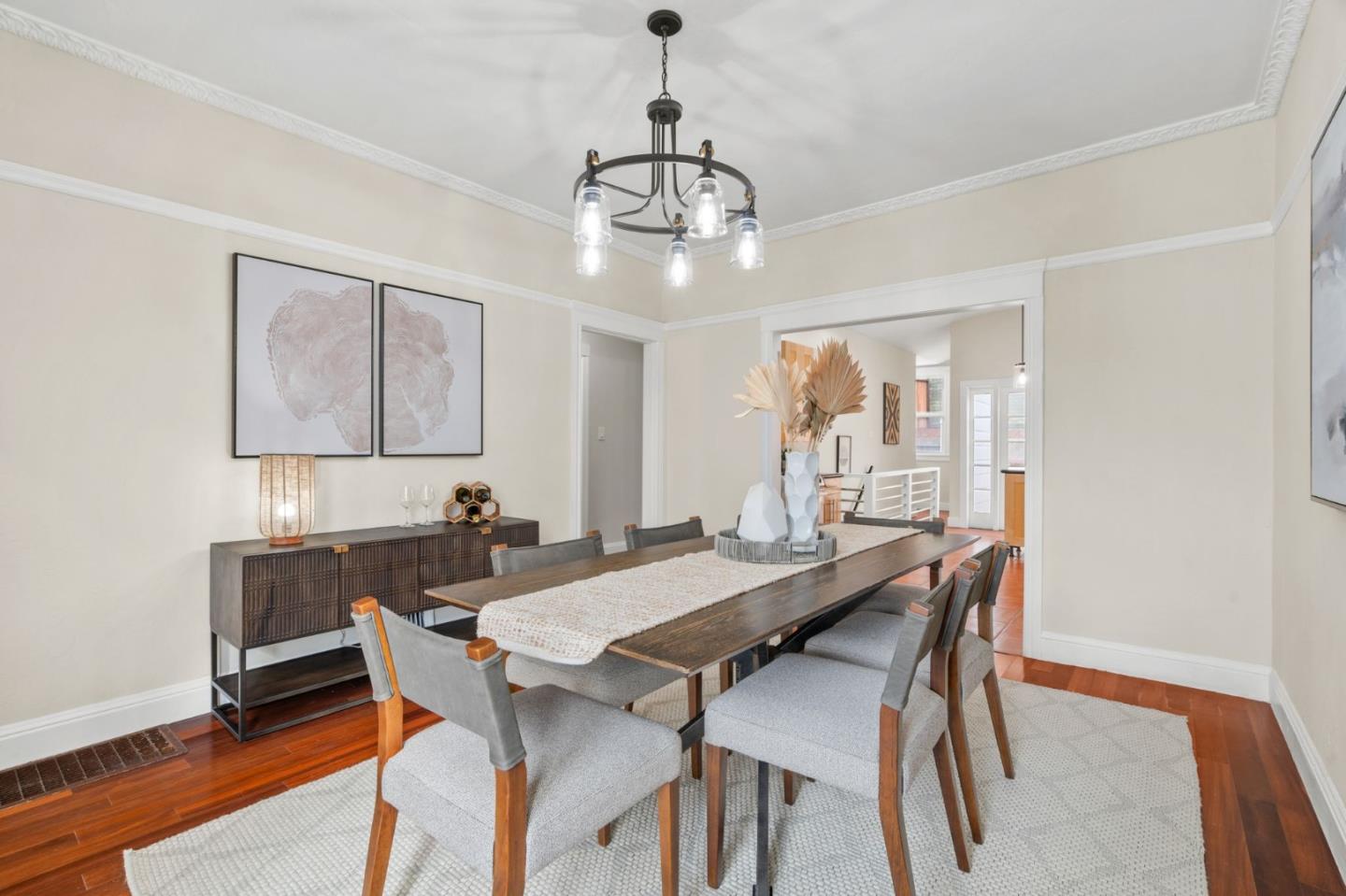 Detail Gallery Image 8 of 33 For 207 Edinburgh St, San Francisco,  CA 94112 - 2 Beds | 1 Baths