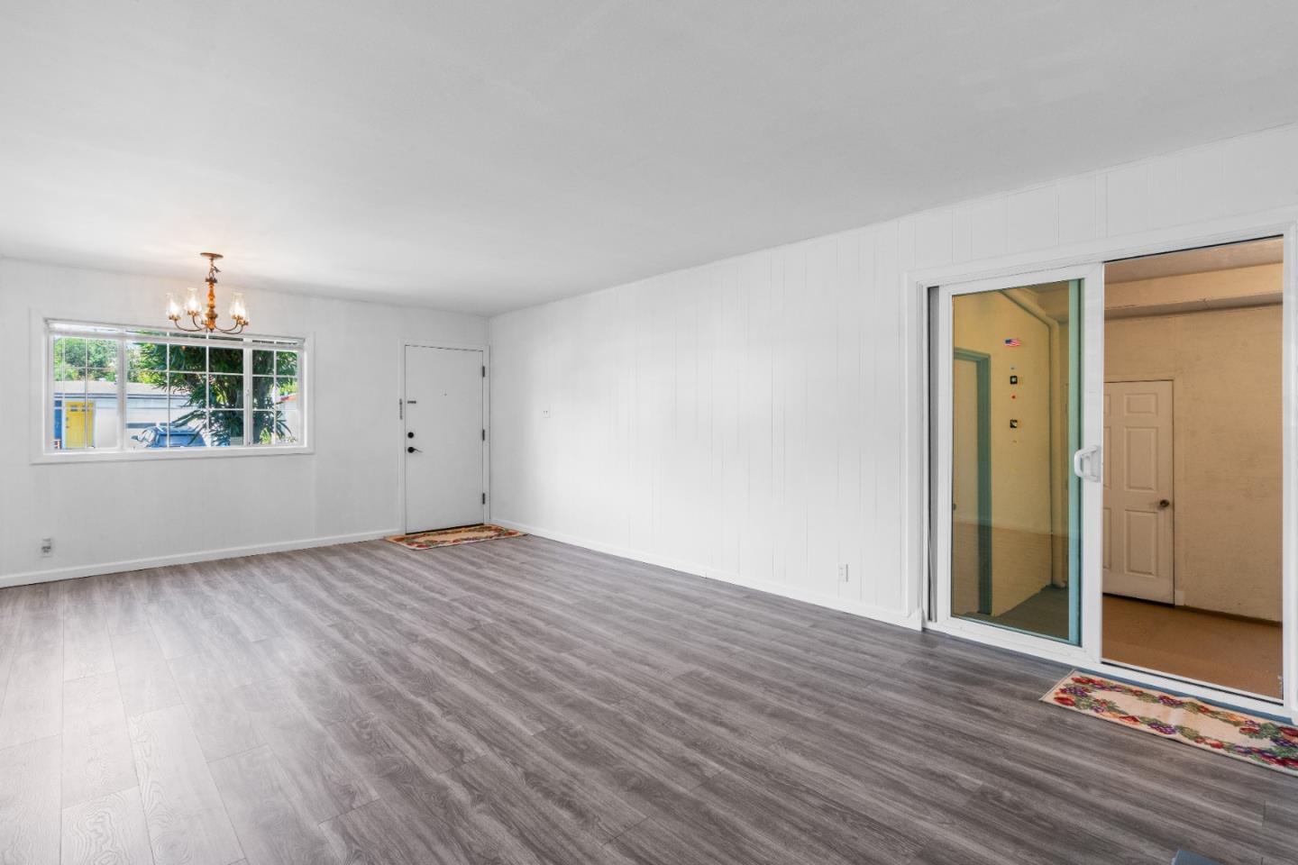 Detail Gallery Image 11 of 45 For 831 Byron Dr, South San Francisco,  CA 94080 - 4 Beds | 2 Baths