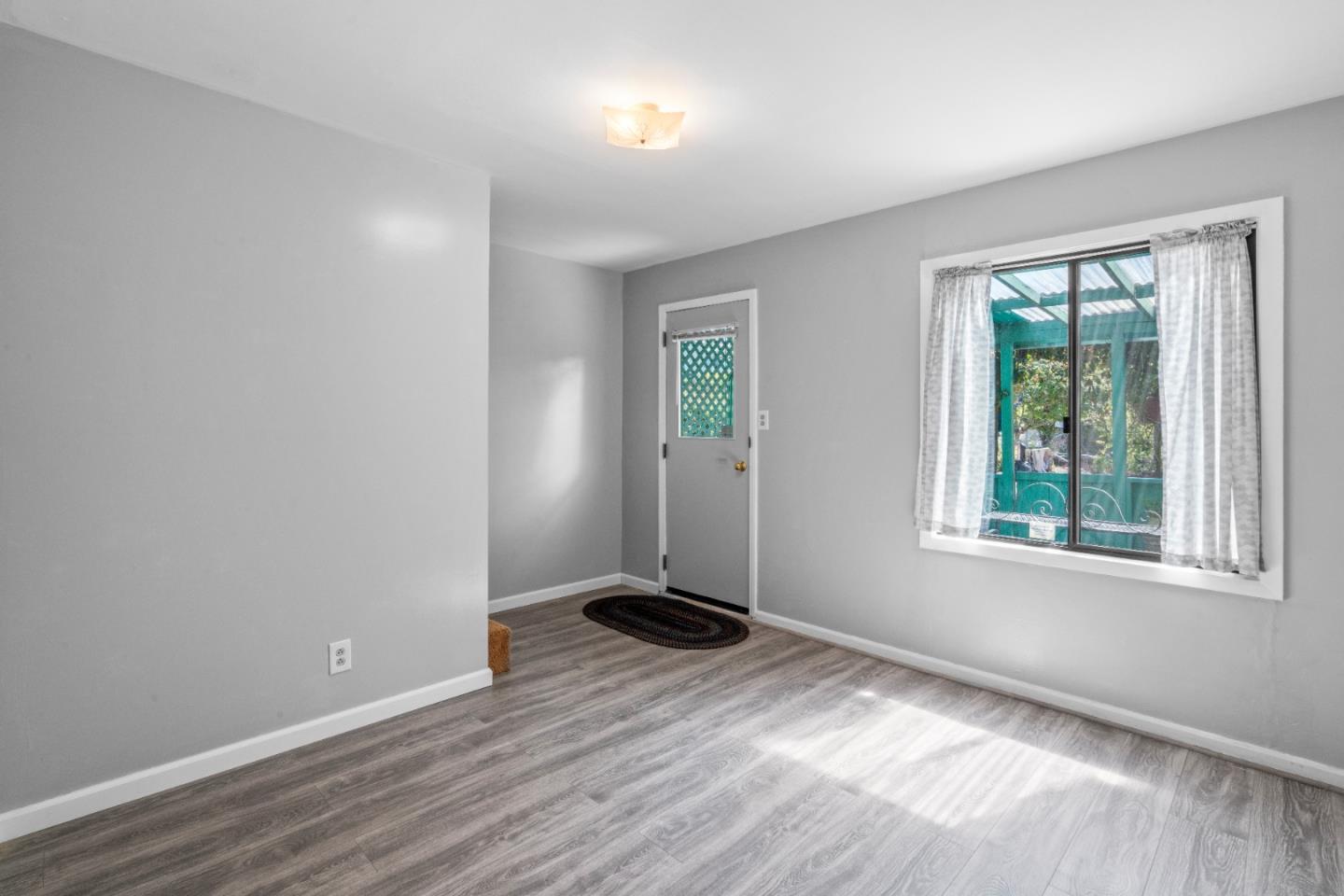 Detail Gallery Image 17 of 45 For 831 Byron Dr, South San Francisco,  CA 94080 - 4 Beds | 2 Baths