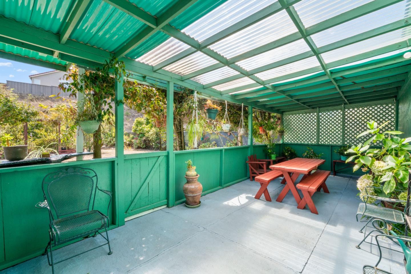 Detail Gallery Image 33 of 45 For 831 Byron Dr, South San Francisco,  CA 94080 - 4 Beds | 2 Baths