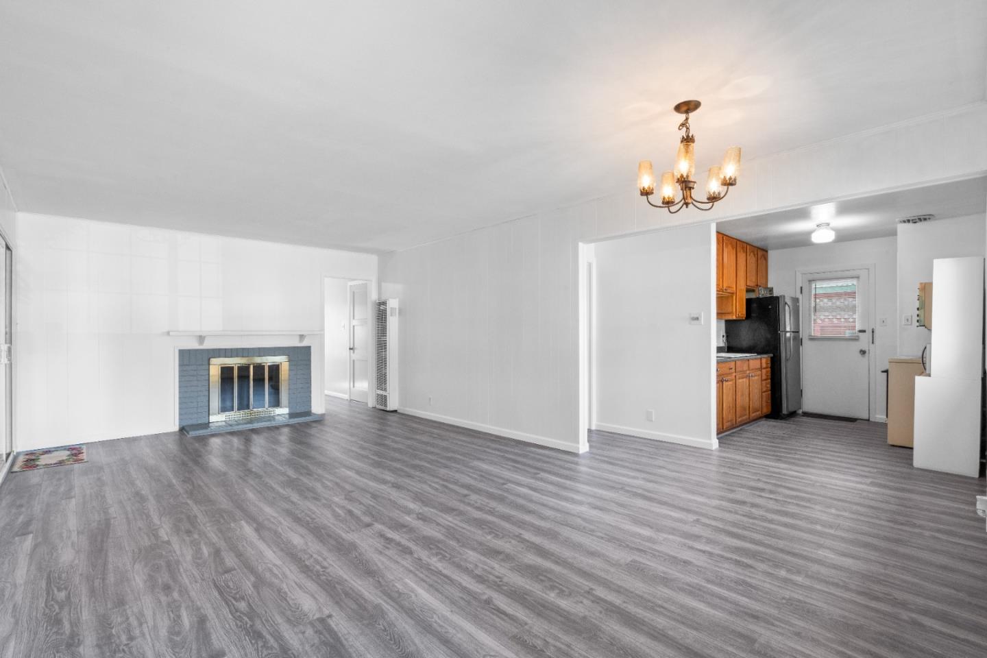 Detail Gallery Image 6 of 45 For 831 Byron Dr, South San Francisco,  CA 94080 - 4 Beds | 2 Baths