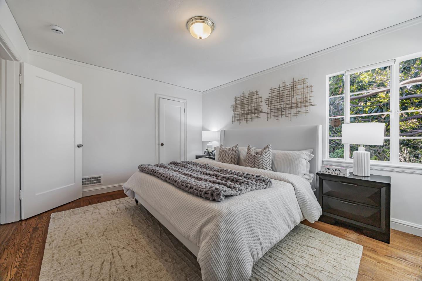 Detail Gallery Image 23 of 33 For 219 Dwight Rd, Burlingame,  CA 94010 - 2 Beds | 1 Baths