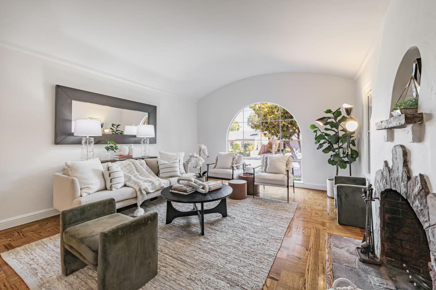 Detail Gallery Image 6 of 33 For 219 Dwight Rd, Burlingame,  CA 94010 - 2 Beds | 1 Baths